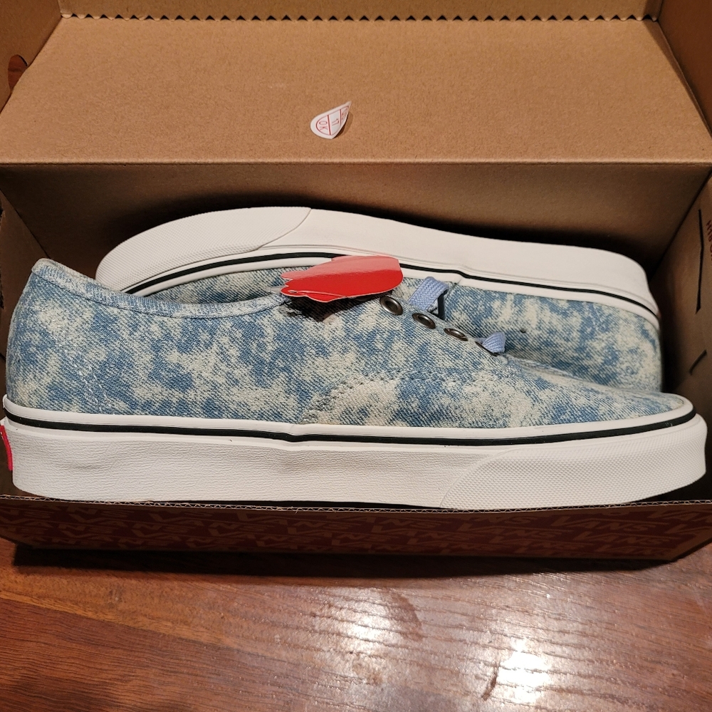 Vans light blue denim wash lace